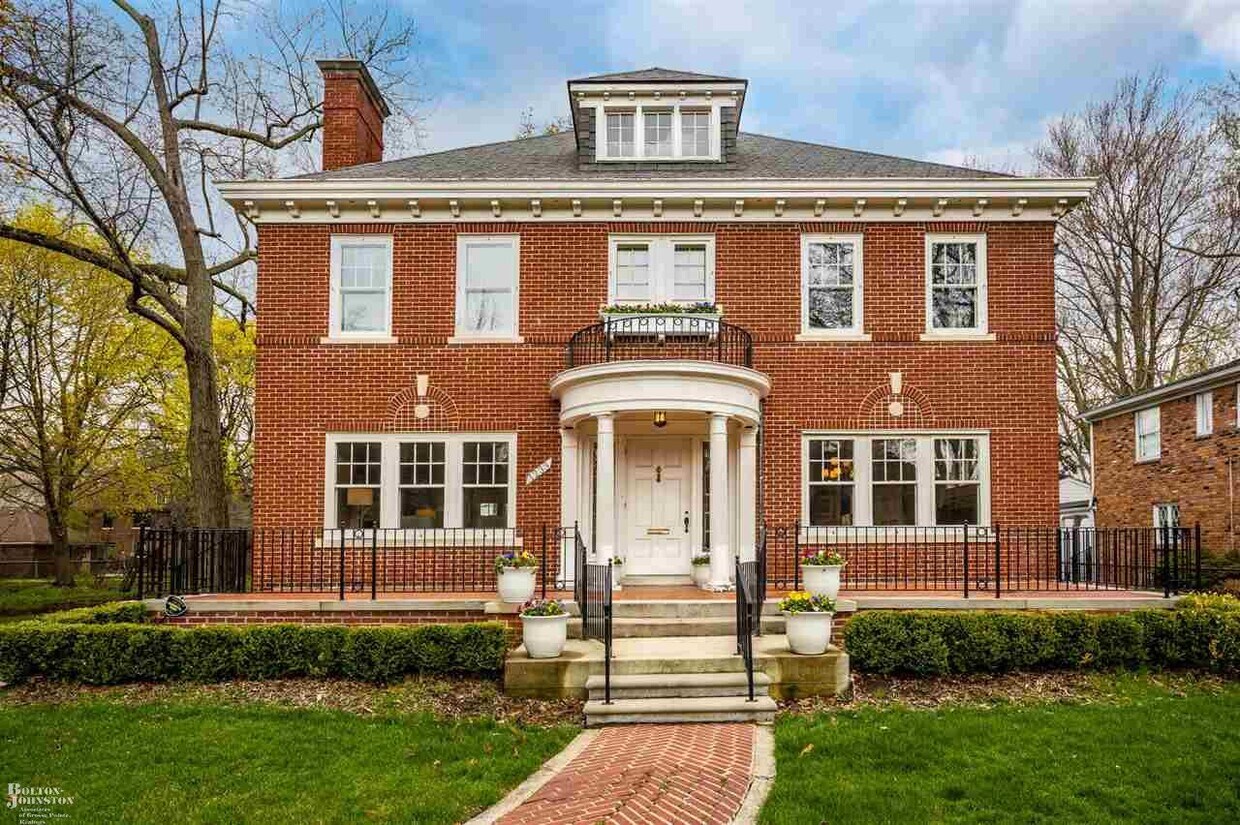 Primary Photo - 1233 Kensington Ave