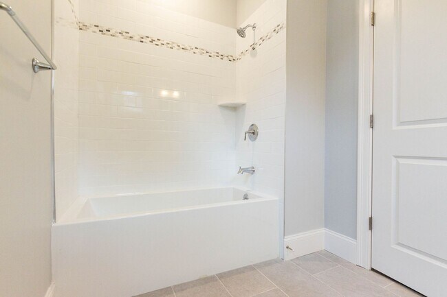 Building Photo - Modern 4-Bed, 2-Bath in Brighton | Parking...