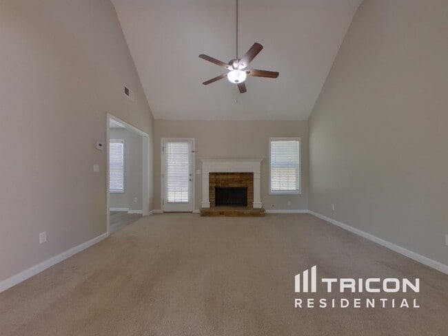 Building Photo - 210 Shenandoah Dr