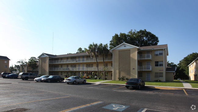 Foto del edificio - Hollybrook Homes Apartments