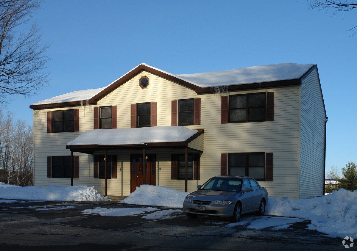Primary Photo - 2 Golden Pond Ct