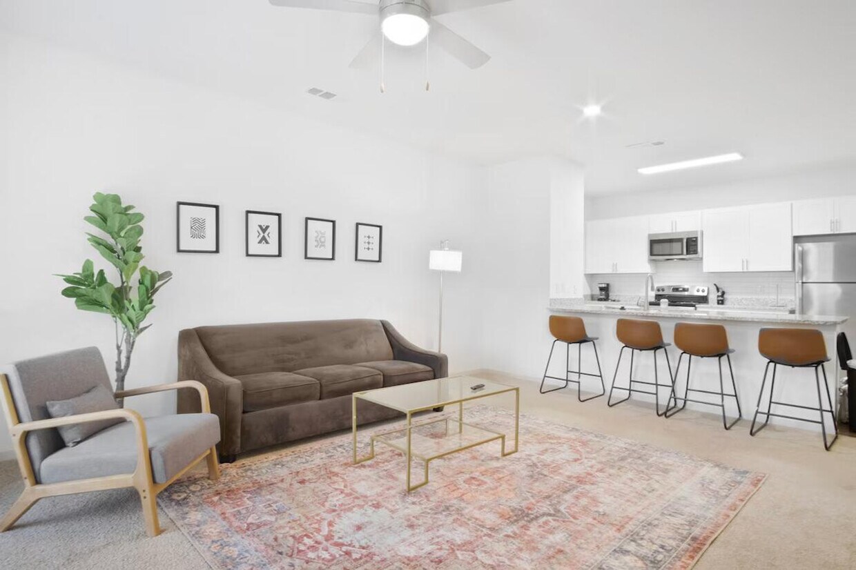 Foto principal - 8251 Windsor Hill Blvd