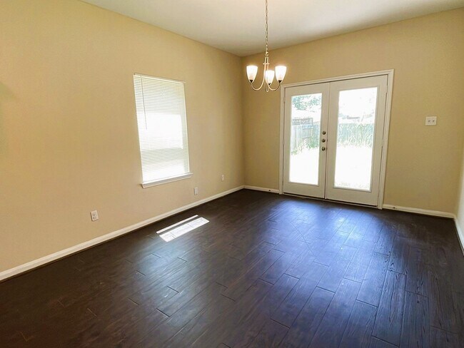 Foto del edificio - 8526 Homewood Ln