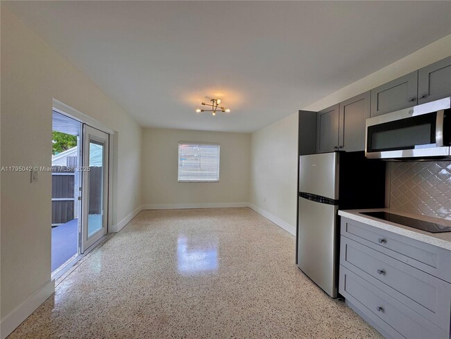 Foto del edificio - 7135 SW 22nd St