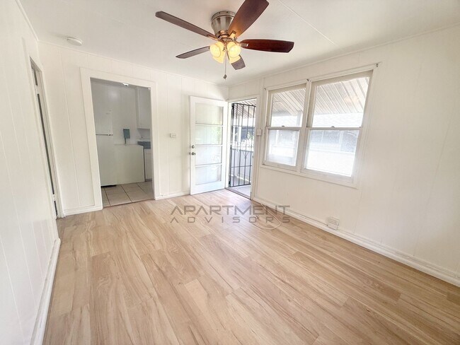 Building Photo - 424 Olohana St-#1