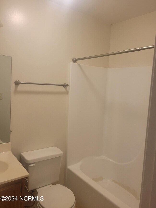 1952 Countrywood Blvd, Jacksonville, NC 28540 House Rental in