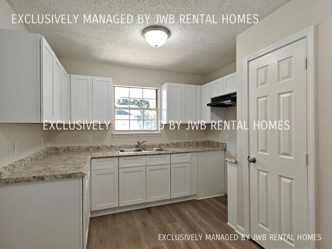 Foto del edificio - 2819 Maplewood St