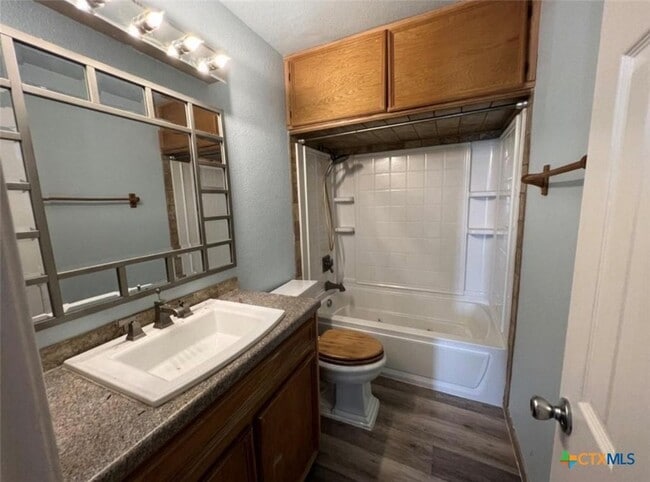 Foto del edificio - 304 Margaret Lee St