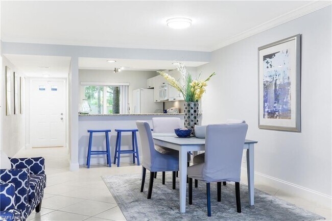 Foto del edificio - 4120 Looking Glass Ln