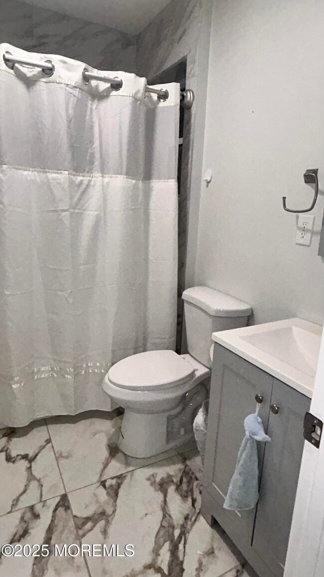 Building Photo - 720 Charles St