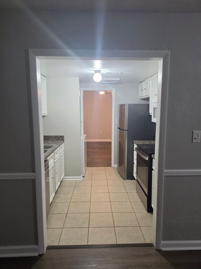 Foto del edificio - 3 bedroom 2.5 bath townhouse