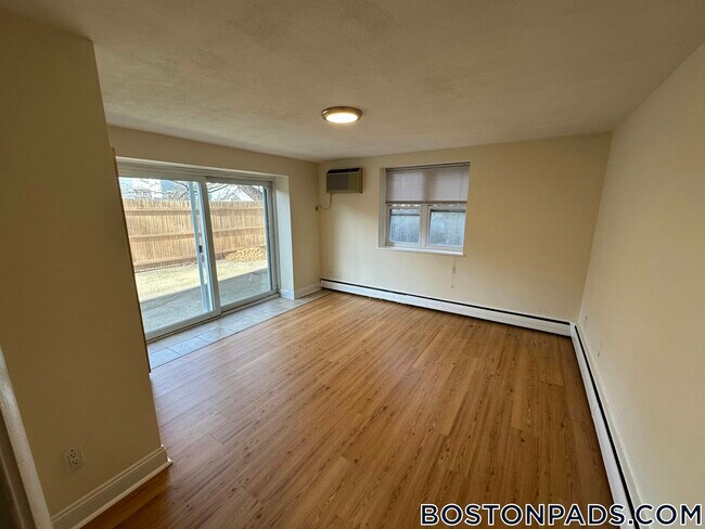 Foto del edificio - 110 Babcock St