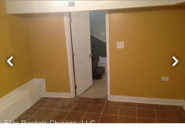 Building Photo - 9220 S Manistee Ave