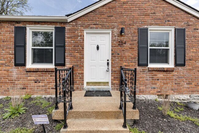 Building Photo - 254 Collier Ave