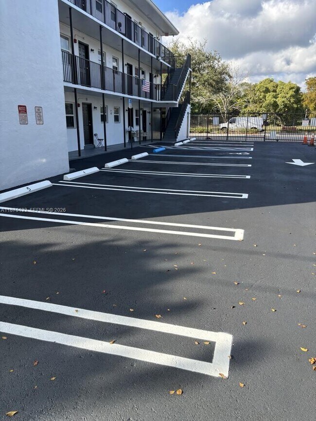 Foto del edificio - 1130 NW 62nd St