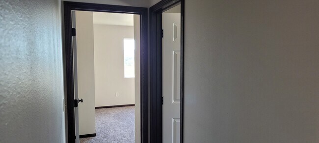 Building Photo - 833 Diamond Ridge Blvd