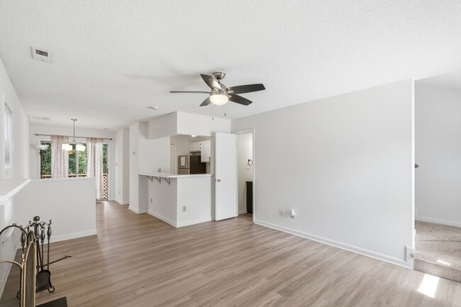 Building Photo - 5211 Lynnville Ave