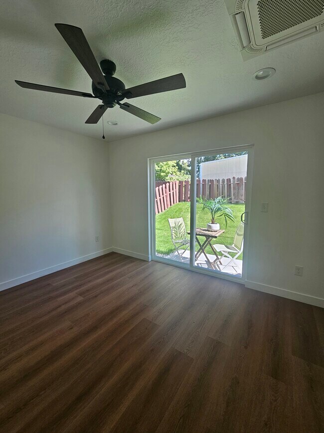 Dormitorio n.º 1 - 330 N 985 W