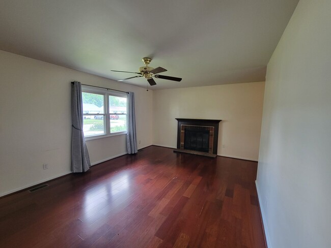 Foto del edificio - Charming 3-Bedroom Home: Serenity, Space, ...