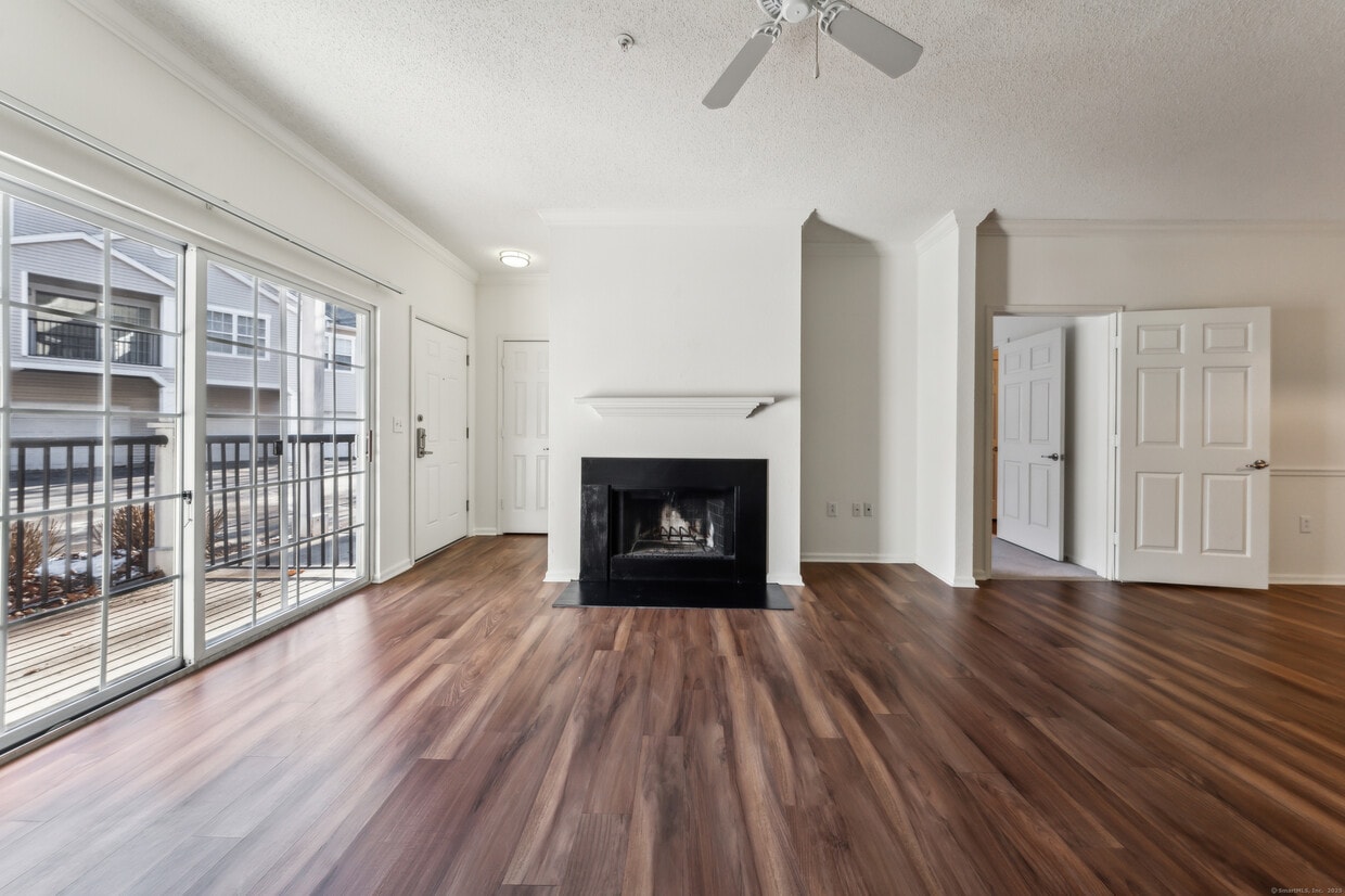Primary Photo - 23 River Rd