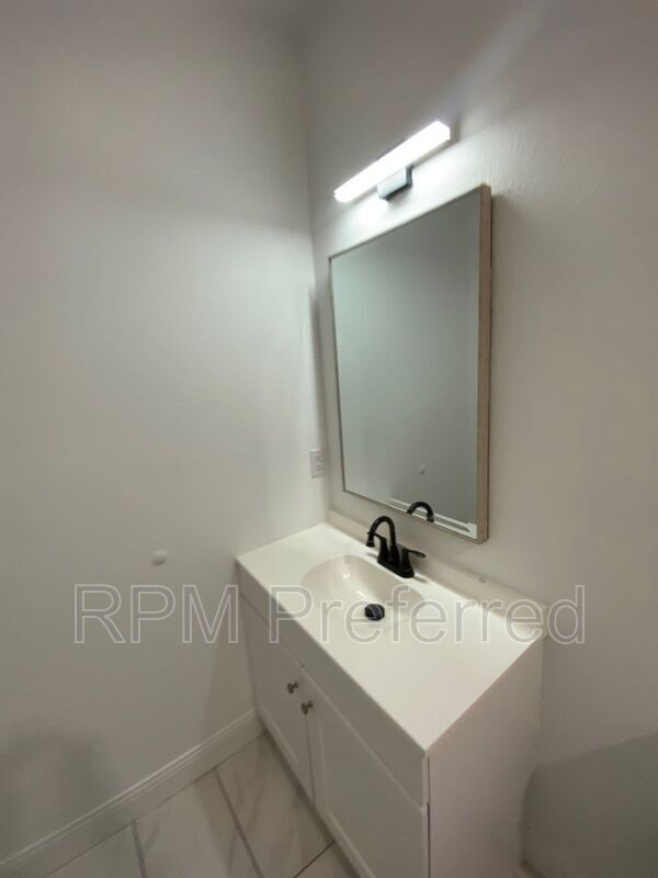 Foto del edificio - 9834 Racine St