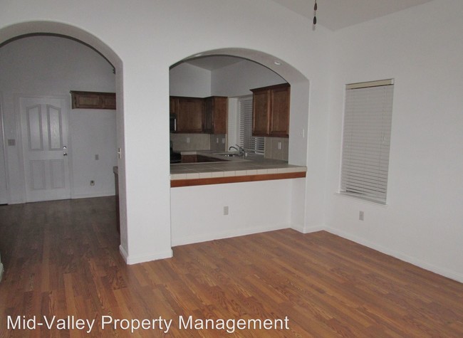 Foto del edificio - 3 br, 2 bath House - 1970 Bass Lake Avenue