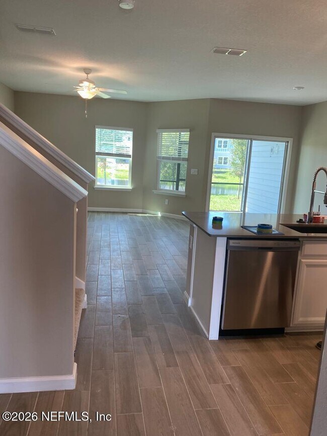 Foto del edificio - 243 Boracay Cir