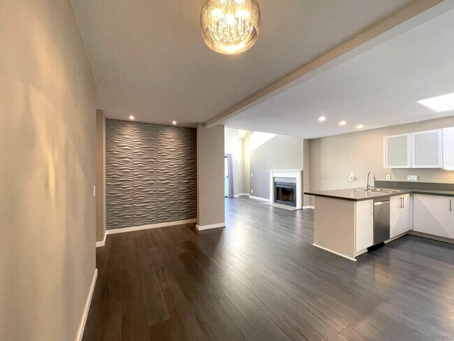 Foto del edificio - 8338 Regents Rd