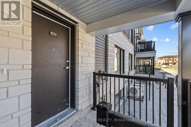 Building Photo - 931 Creekway Private