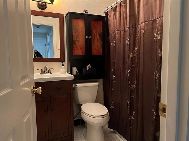Foto del edificio - Furnished 2 bed/1 bath Apartment in Long Beach/All utilities Included