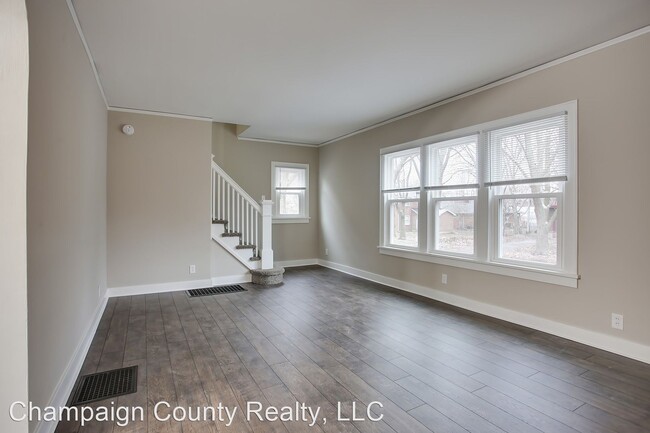 Building Photo - 3 br, 1 bath House - 202 W. Florida Ave.