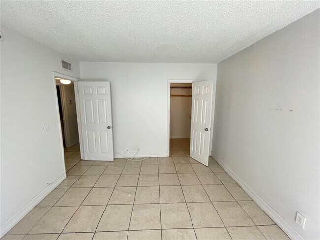 Building Photo - 4160 NW 21st St
