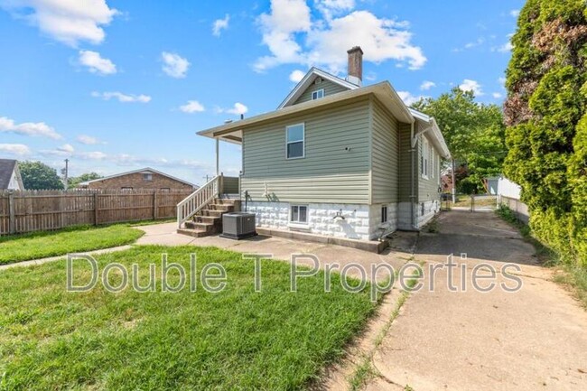 Foto del edificio - 2906 Maple Ave