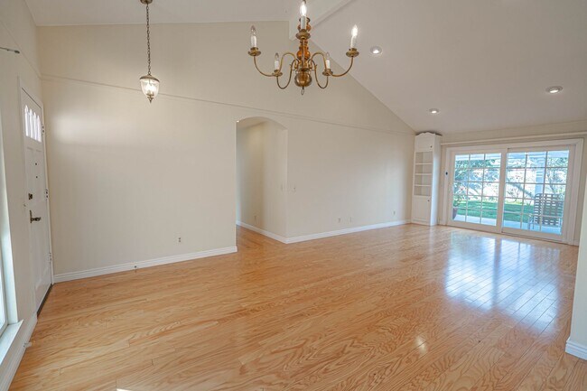 Foto del edificio - COMING SOON! Single Story 3 Bedroom Home F...