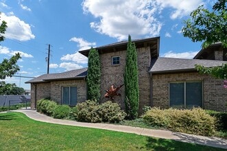 Building Photo - 2404 W Lowden St