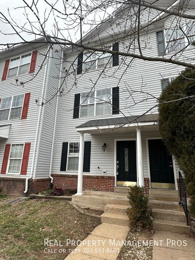 2530 Peter Jefferson Ln, Herndon, VA 20171 Townhome Rentals in