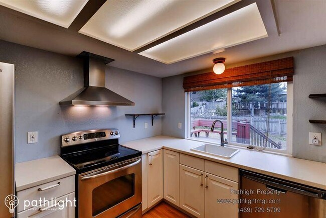 Foto del edificio - 9118 157th St E