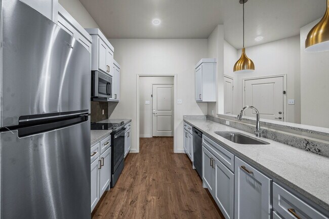 Foto del edificio - Gorgeous Duplex in Frenship East!