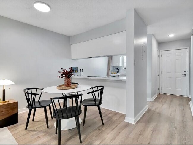 Building Photo - 3296 Nekoma Ln