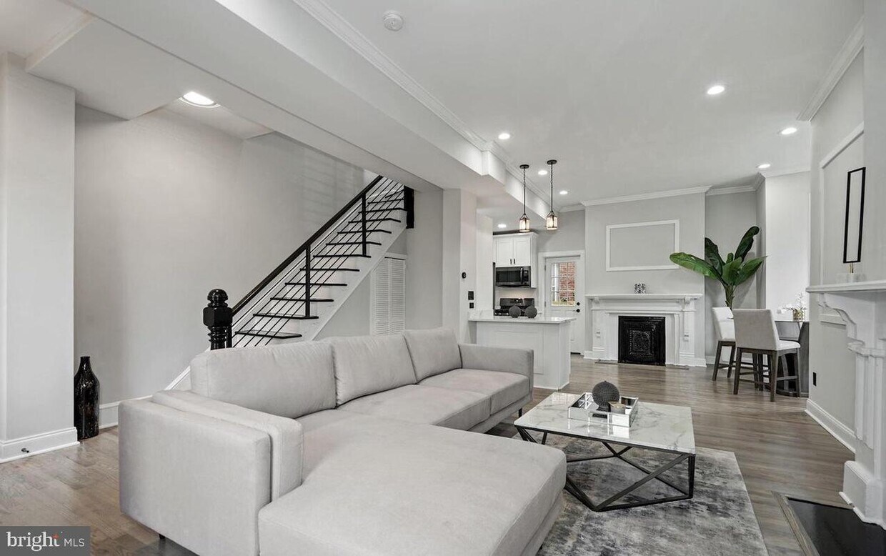 Foto principal - 1201 4th St NW