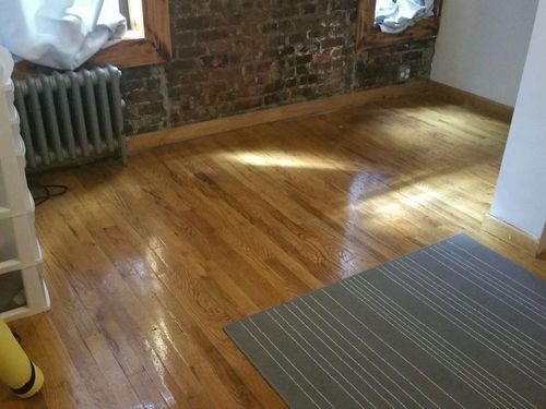Foto principal - 204 E 7th St