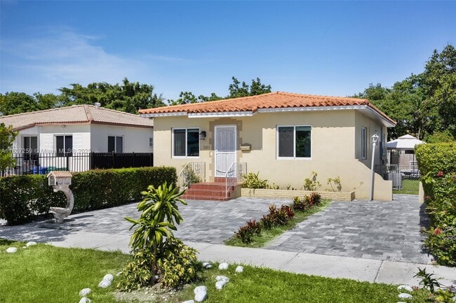 Building Photo - 261 SW 48th Ct