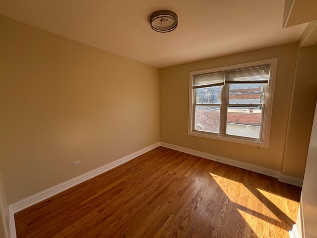 Building Photo - 2839 W Nelson St