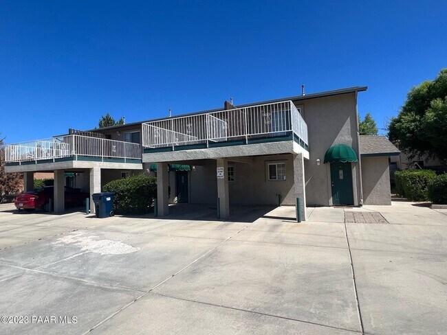 Foto del edificio - 9615 E Lakeshore Dr