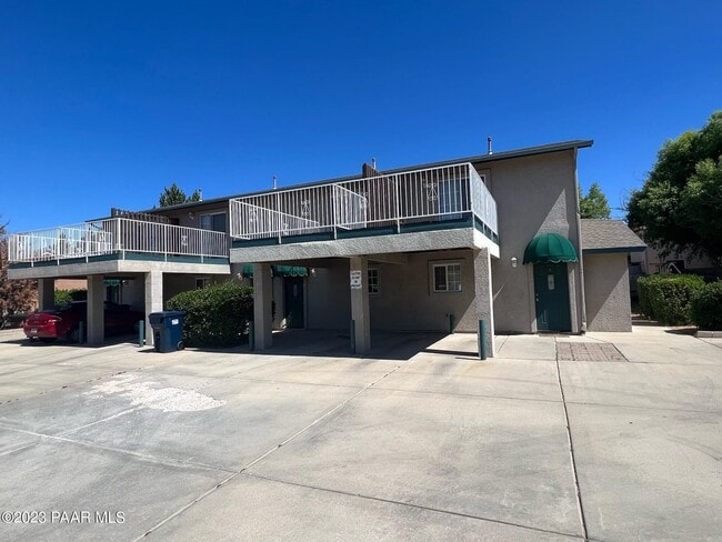 Building Photo - 9615 E Lakeshore Dr