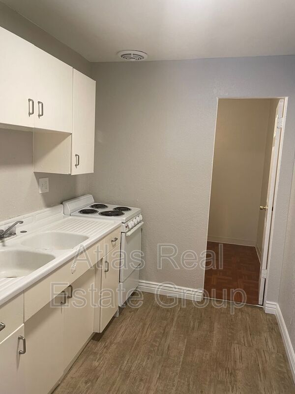 Foto del edificio - 1666 Clinton St