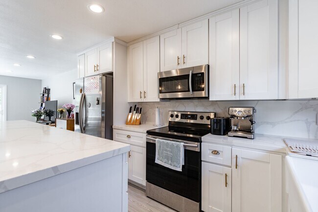 Foto del edificio - Two-Story 2 Bedroom, 1.5 Townhome in Encinitas – Prime Location & Modern Upgrades!