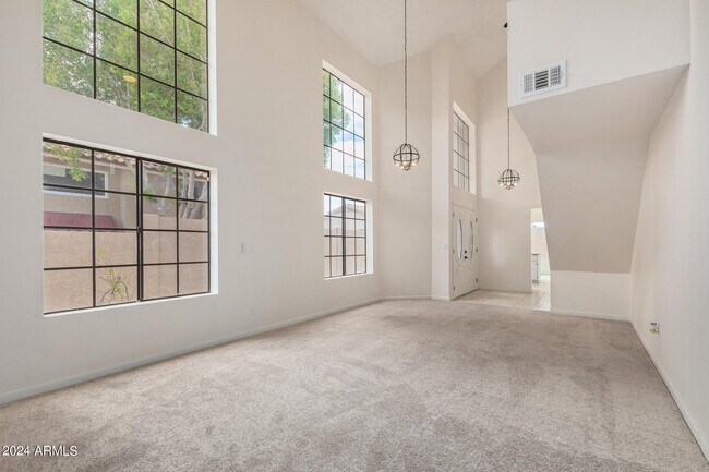 Building Photo - 2077 N Sunset Dr