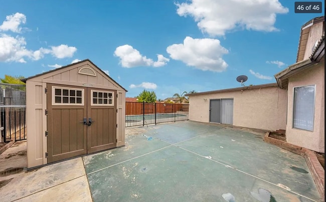 Foto del edificio - 13786 Sylmar Dr