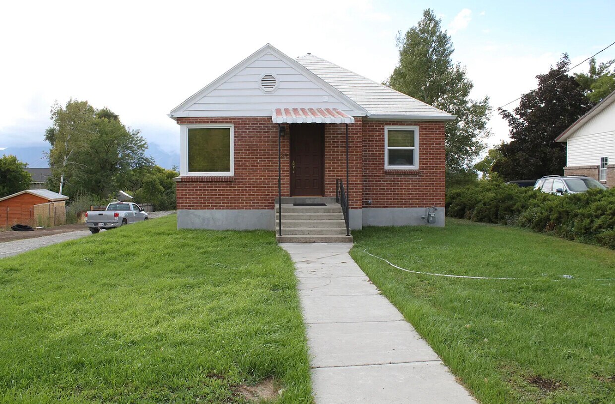 39 N Main St, Millville, UT 84326 House Rental in Millville, UT